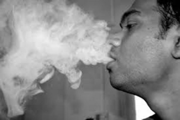 hút shisha nhiều khói